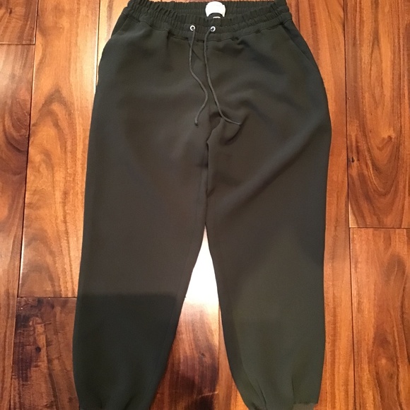 Aritzia Wilfred Buffon Pant Crepe Jogger - Picture 7 of 8